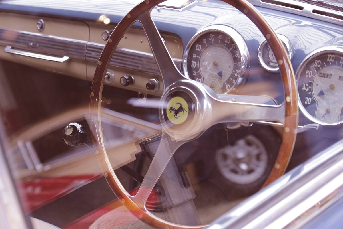 viejo contador de tiempo, ferrari, auto ,Pixabay