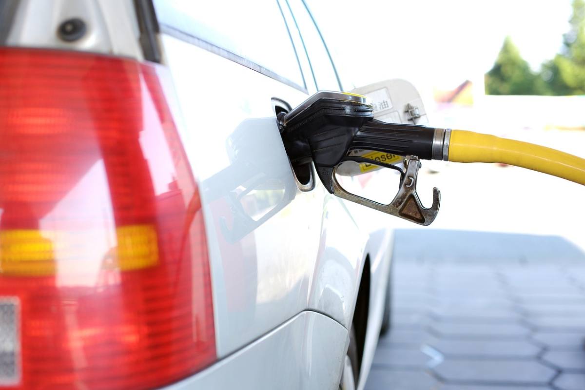 repostar, gasolinera, bomba de gas ,Pixabay