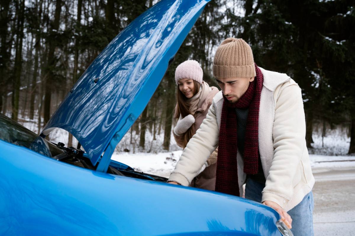 auto en invierno ,freepik.es