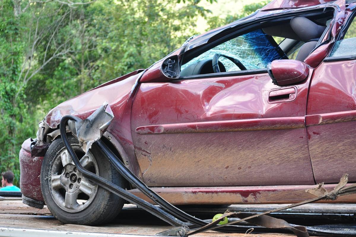 choque, coche, accidente automovilístico, accidente, vehículo, transporte, roto, automóvil, seguro, tráfico, peligro, colisión, fondos de pantalla del coche, autopista, peligroso, choque, choque, accidente, accidente, accidente, accidente, accidente ,Pixabay