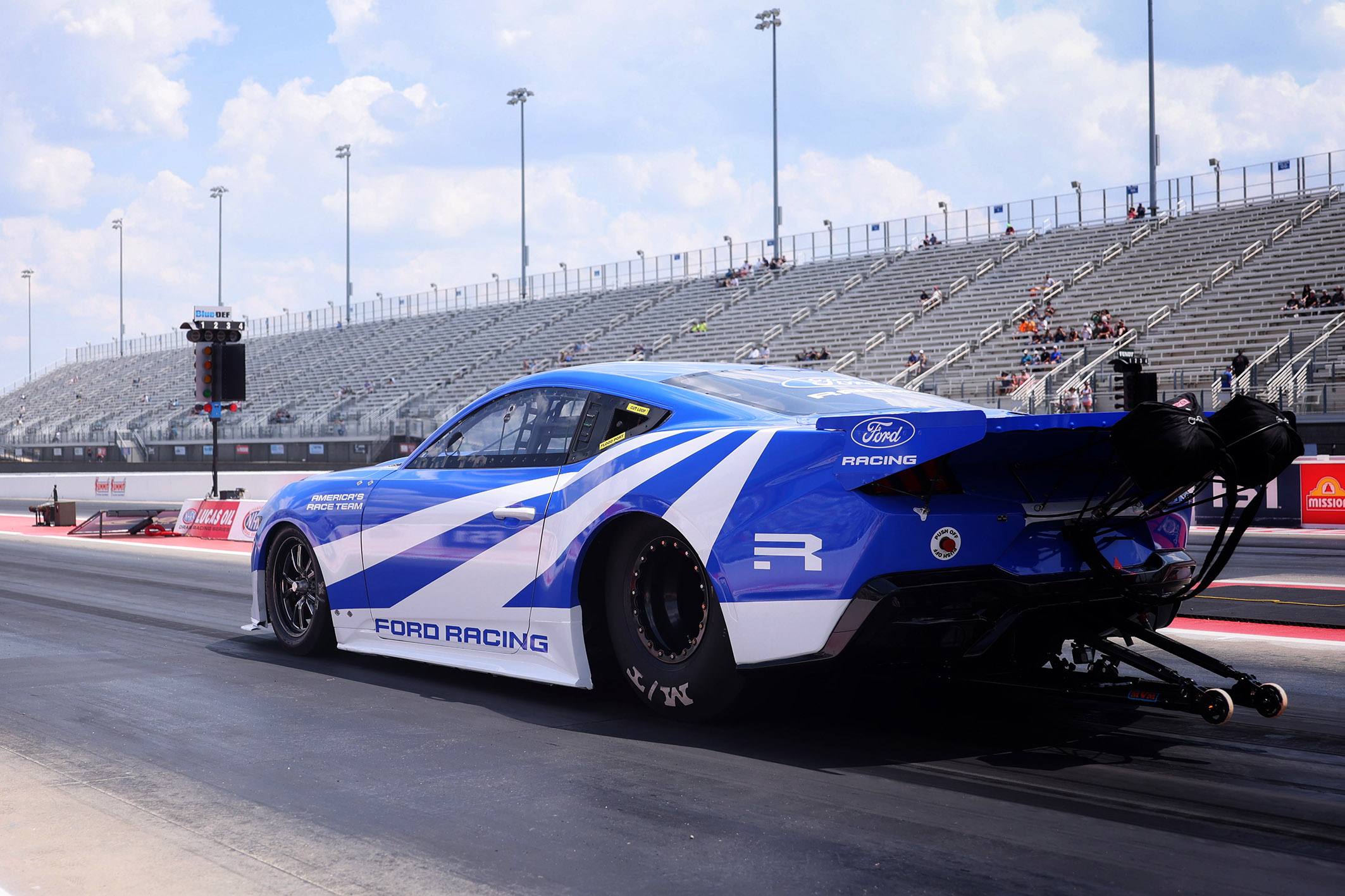 Mustang Cobra Jet 2200 - Prensa