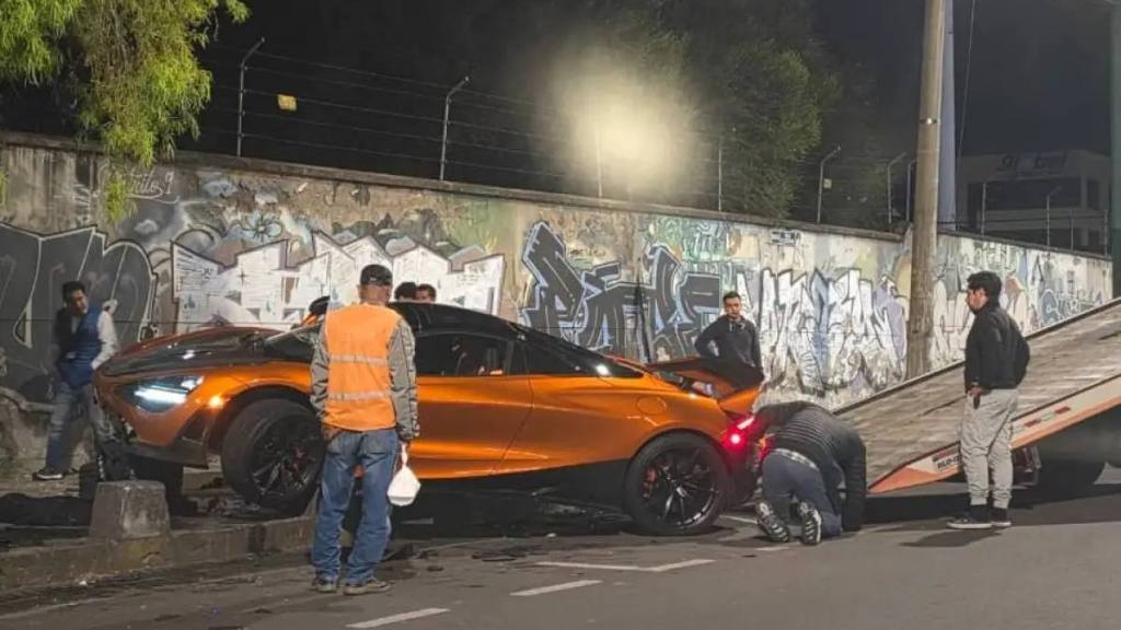 McLaren estrellado, Redes Sociales