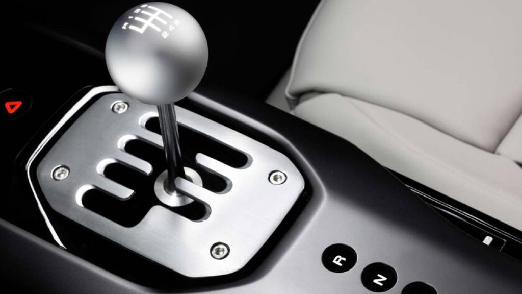 Ferrari sorprende al revivir el cambio manual con su nuevo 12Cilindri Manuale, Ferrari