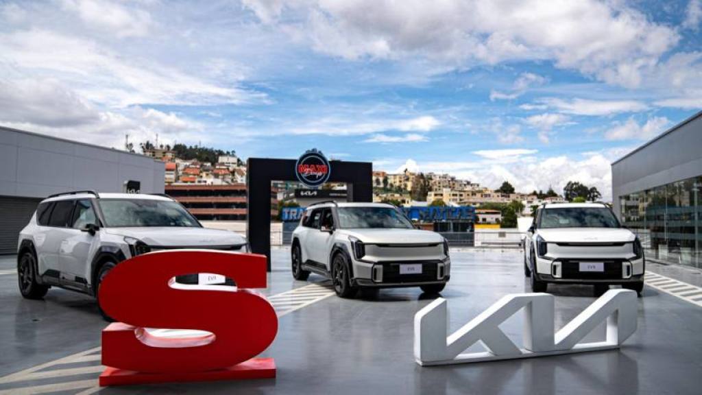 Kia EV9 entregados a ganadores de Maxi Days, Kia
