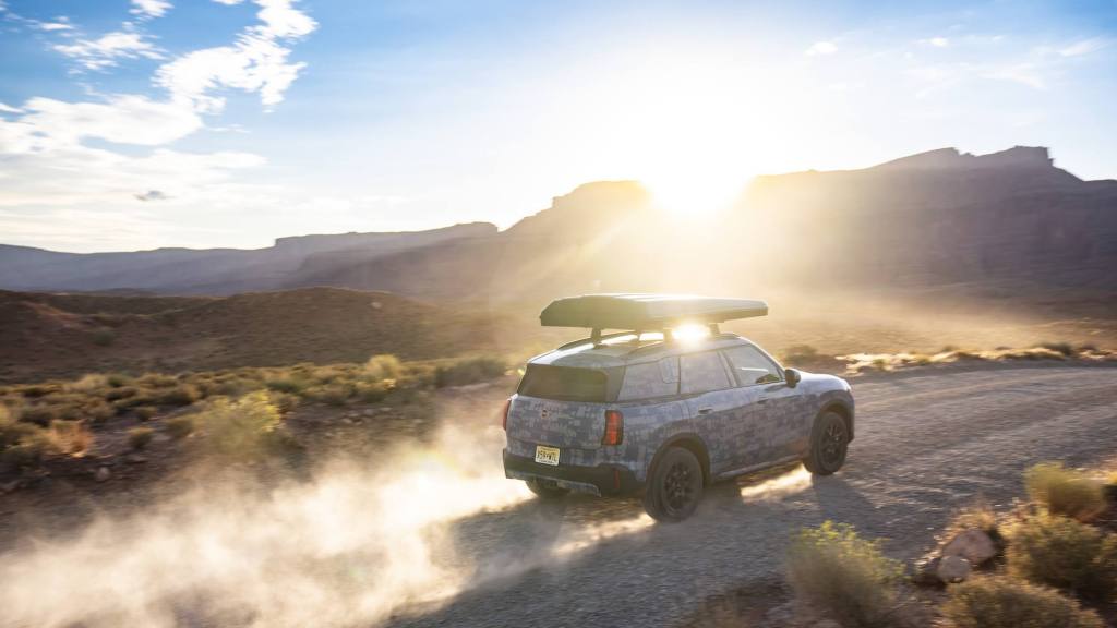 The new mini country, Prensa