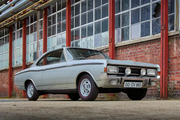 Opel Rekord C Sprint ,Prensa