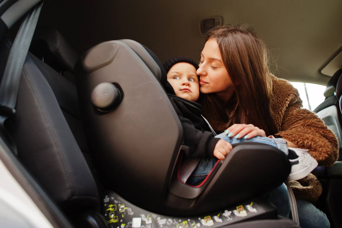 Ecuador cerca de hacer obligatorias las sillas infantiles para menores de 12 años en autos ,media.elcomercio.com